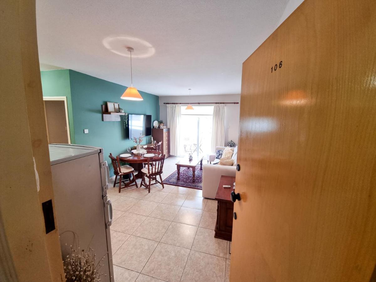 Dock Holiday Apartment Larnaca Buitenkant foto