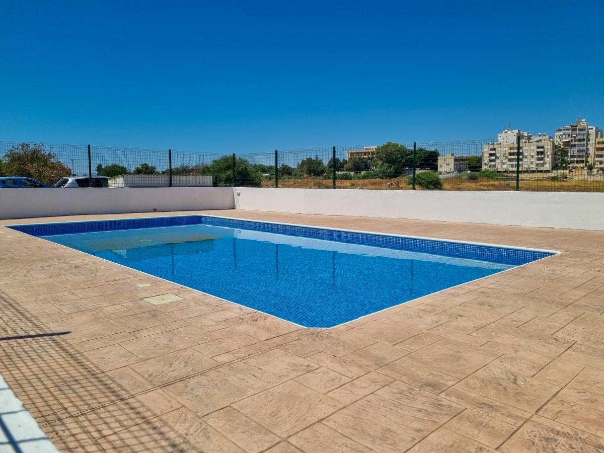 Dock Holiday Apartment Larnaca Buitenkant foto